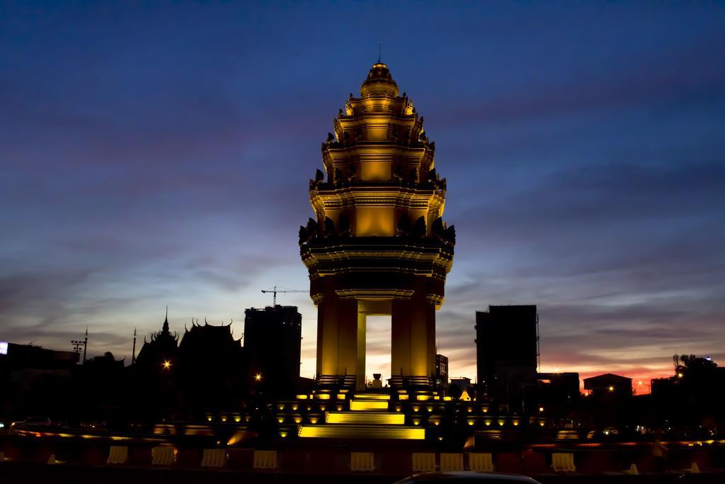 Diamond Hotel Phnom Pen Exterior foto