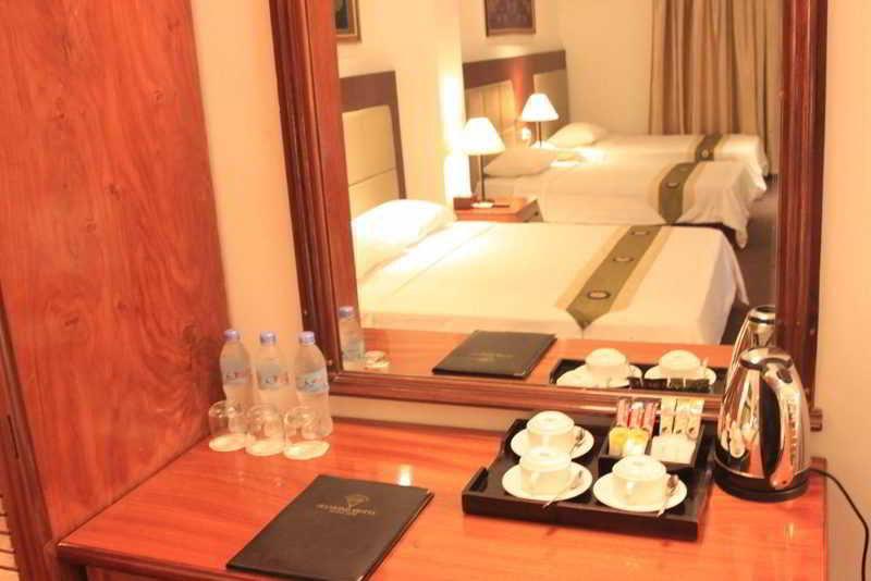 Diamond Hotel Phnom Pen Exterior foto