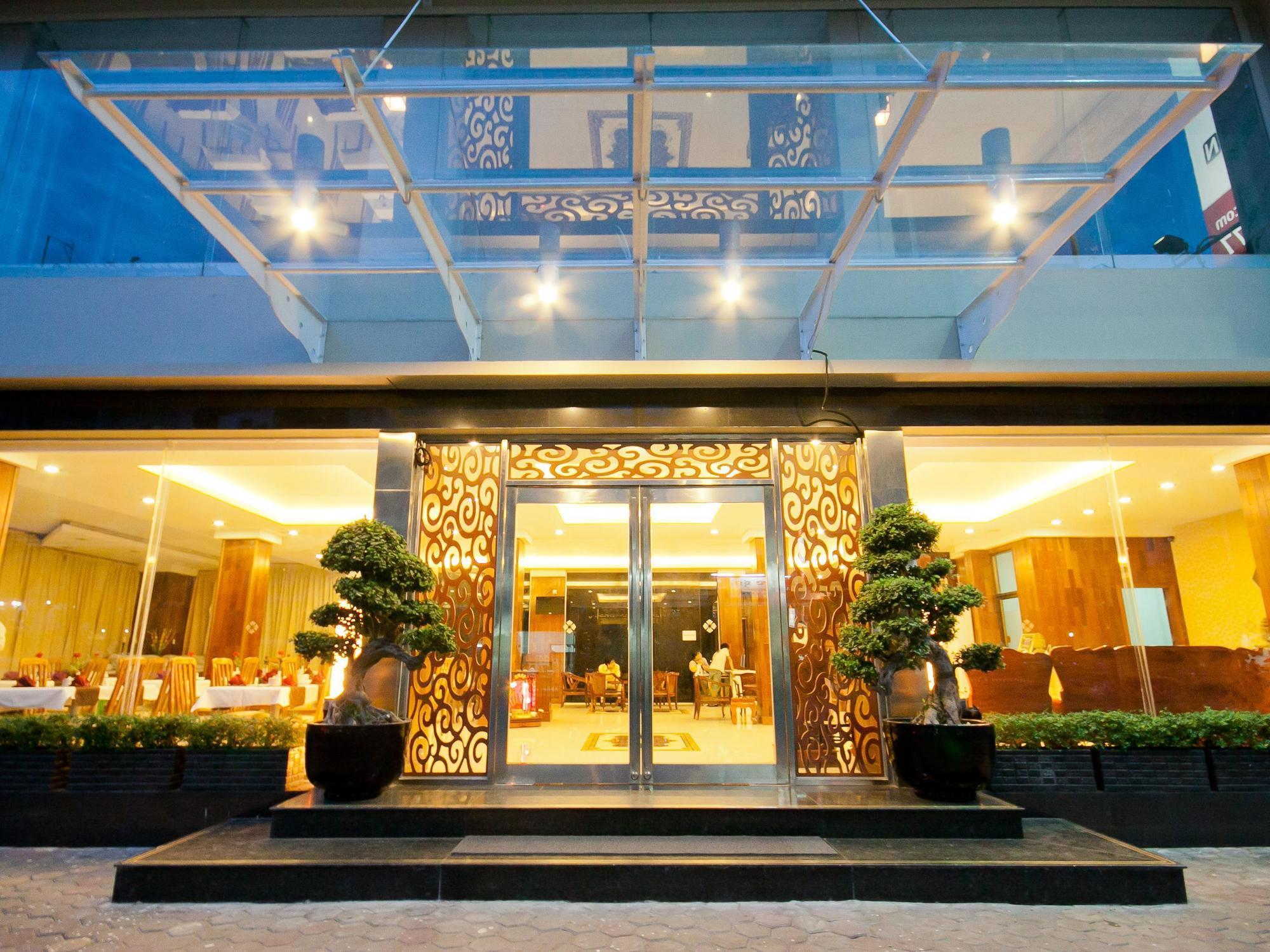 Diamond Hotel Phnom Pen Exterior foto