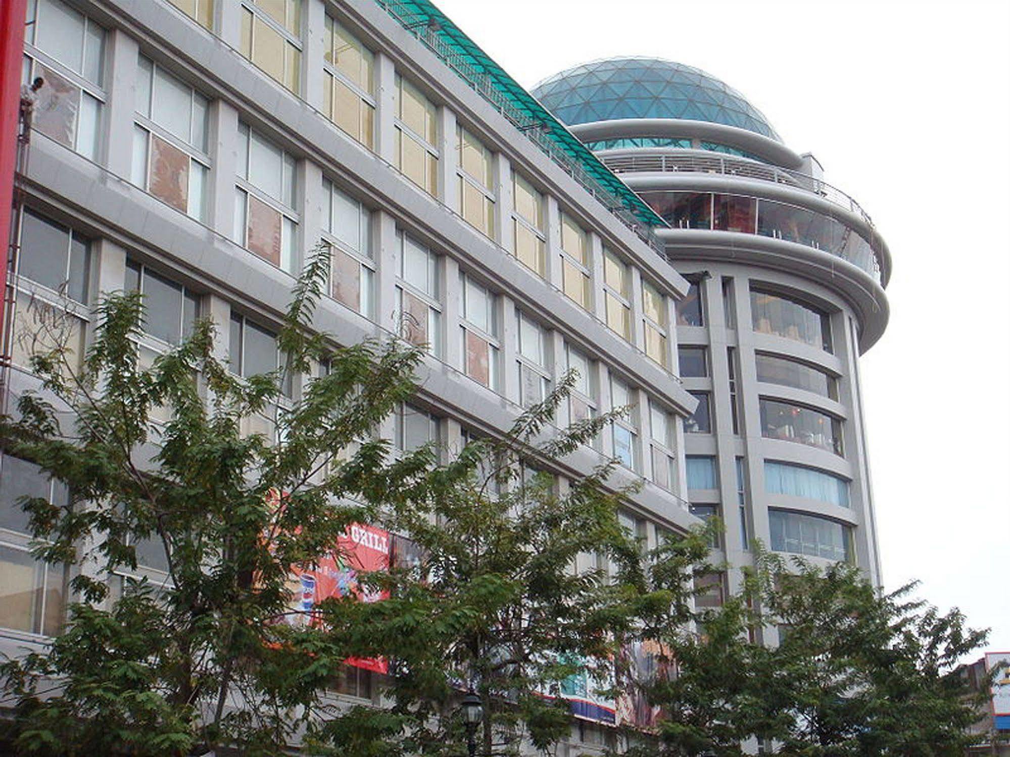 Diamond Hotel Phnom Pen Exterior foto